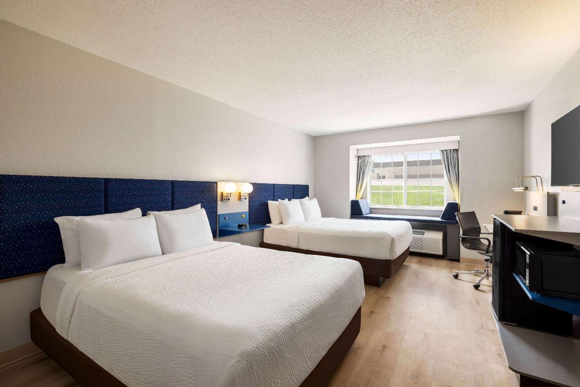 Microtel Inn & Suites By Wyndham New Ulm Εξωτερικό φωτογραφία