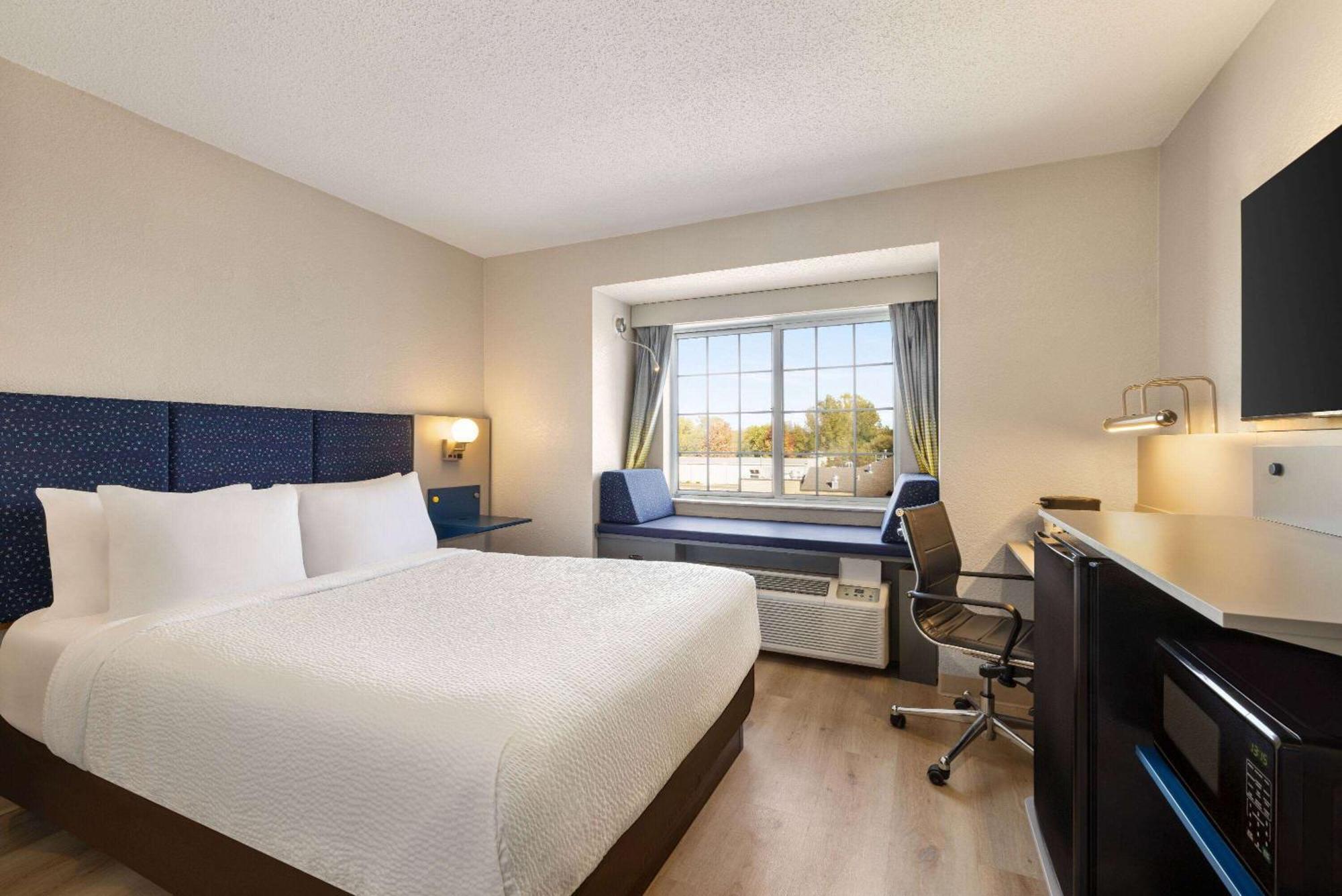 Microtel Inn & Suites By Wyndham New Ulm Εξωτερικό φωτογραφία