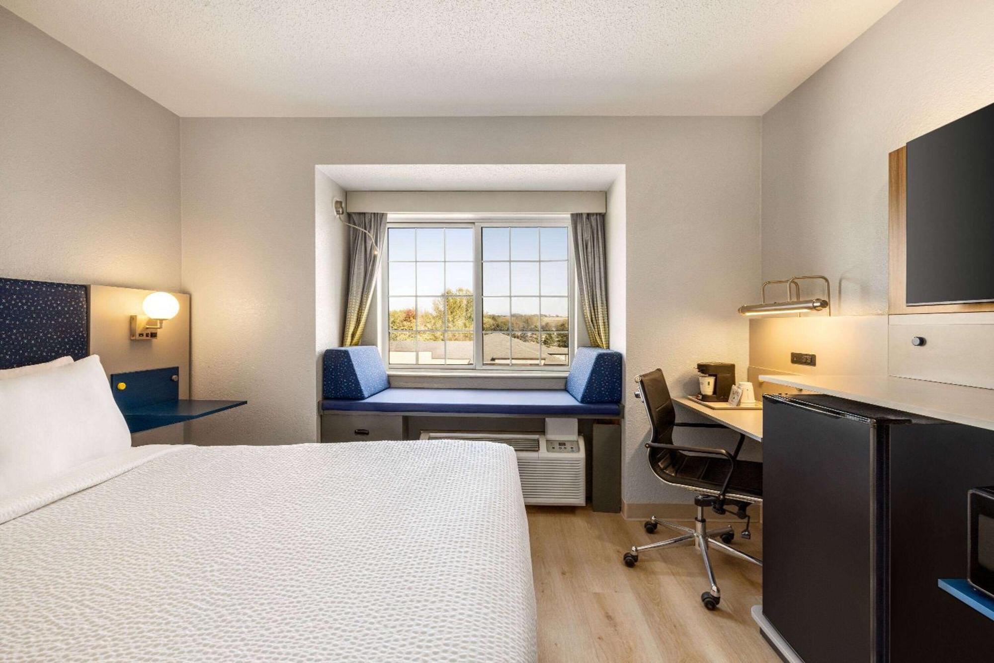 Microtel Inn & Suites By Wyndham New Ulm Εξωτερικό φωτογραφία